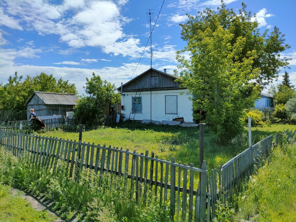 Купить дом в поселке Лесном в Исилькульском районе в Омской области — 3  объявления о продаже загородных домов на МирКвартир с ценами и фото