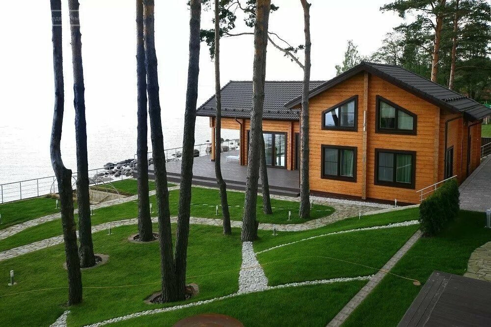 С участка и с террасы дома открывается панорама залива. Фото: Мир Квартир