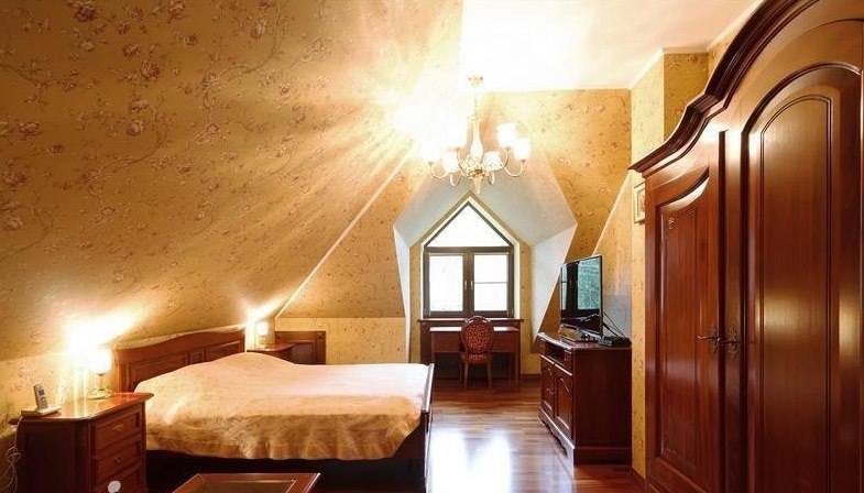 Восьмикомнатный коттедж на 30 сотках стоит 80 млн рублей. Фото: Мир Квартир, продавец ГК Миэль