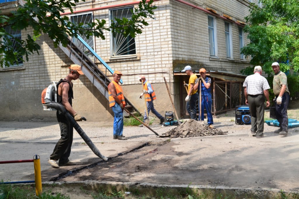 Текущий ремонт придомовой территории входит в содержание жилья в МКД. Фото: stavgorod.ru