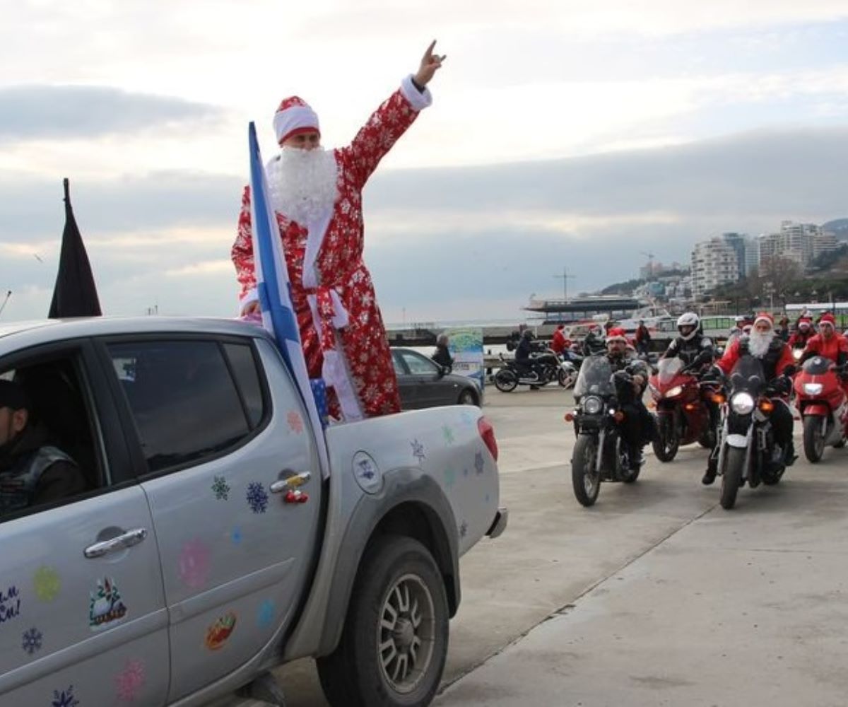 ялта набережная новый год. мероприятия в ялте на новый год. новогодняя ялта. ялта мороз. ялта новый год.