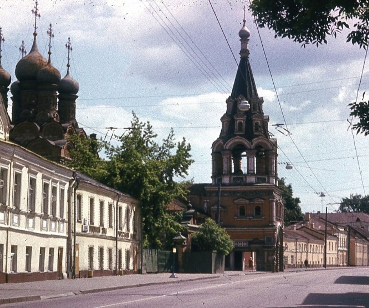 москва большая полянка